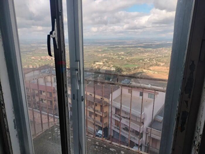 Appartamento con 5 locali in vendita in Chiaramonte Gulfi