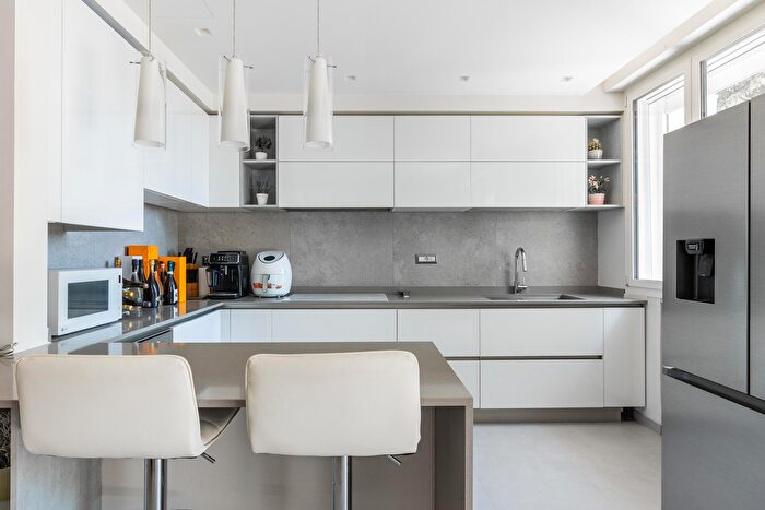 Casa con 10 locali in vendita in Via Benedetto Zallone, Pieve Di Cento