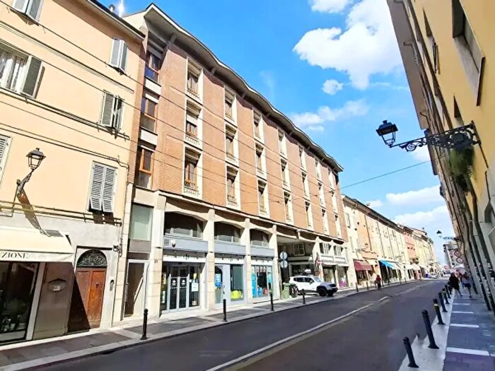 Appartamento trilocale in vendita in Strada Massimo dAzeglio, Parma