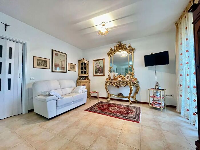 Appartamento trilocale in vendita in Vigasio