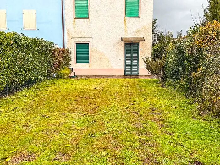 Casa quadrilocale in vendita in Via Cavour, Chiesina Uzzanese