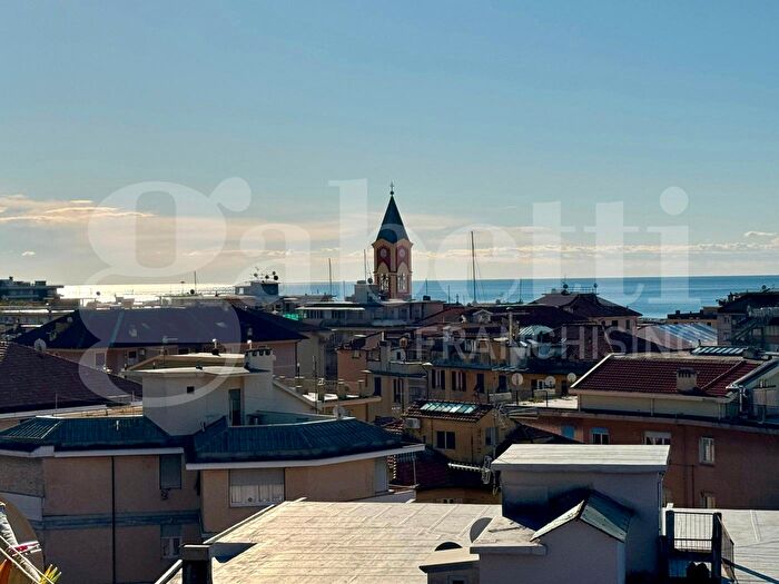 Appartamento quadrilocale in vendita in Viale Antonio Ed Edelina Devoto, Chiavari