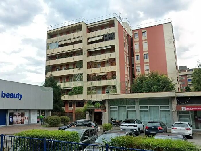 Appartamento trilocale in vendita in Via Fulvio Testi, Milano