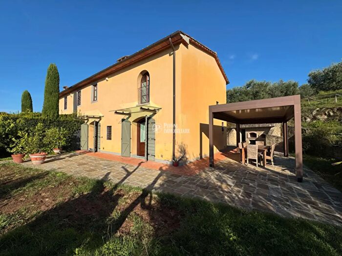Casa con 6 locali in vendita in Via Sestini, Pistoia