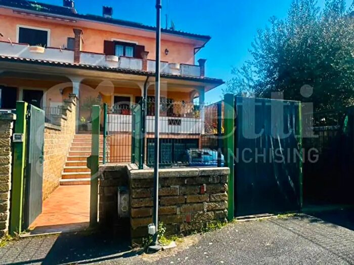 Casa con 7 locali in vendita in Via della Stazione, Oriolo Romano