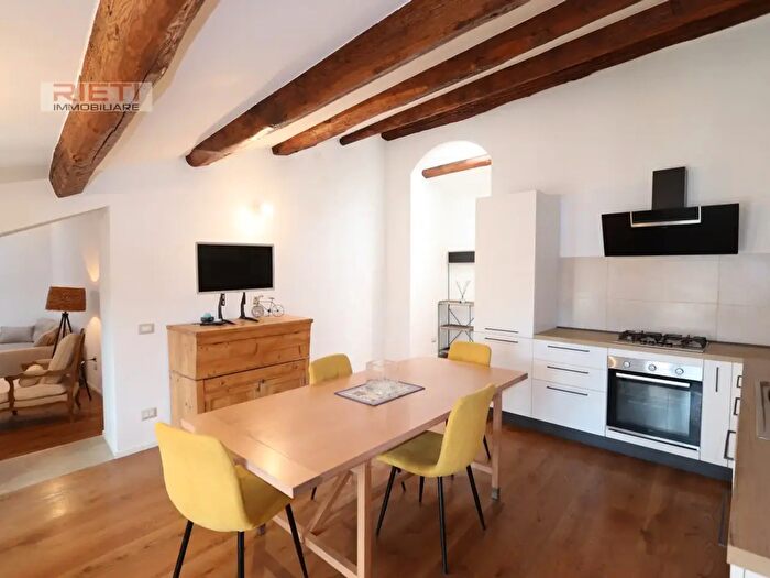 Appartamento quadrilocale in vendita in Via Roma, Rieti