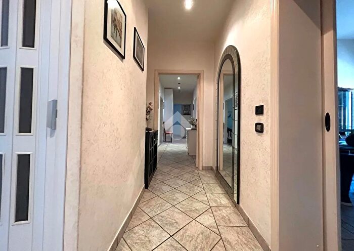 Casa con 6 locali in vendita in Via Arno, Arezzo