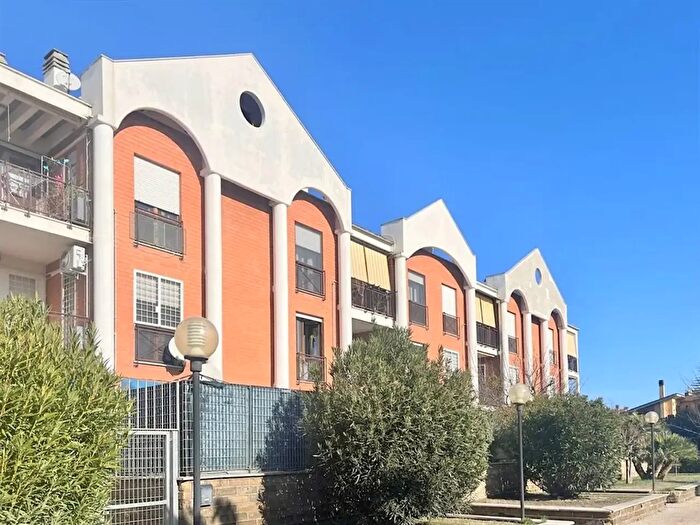 Appartamento trilocale in vendita in Via della Riserva Nuova, Roma