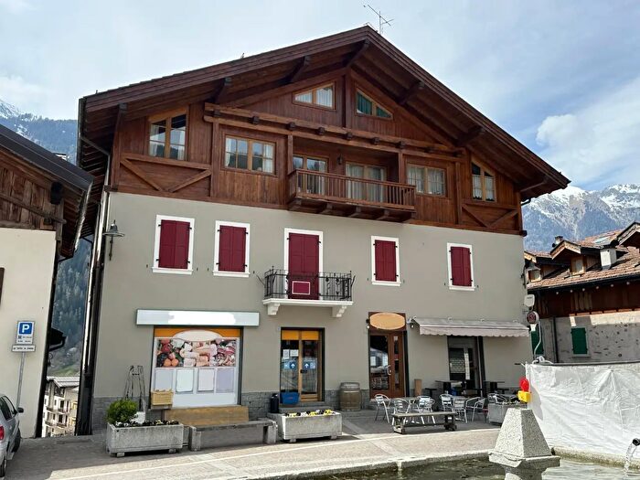 Appartamento quadrilocale in vendita in Piazza del Moleta, Giustino