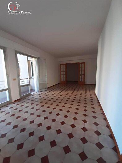 Appartamento con 5 locali in vendita in Via Arno, Cecina