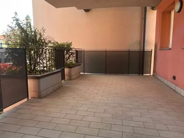 Appartamento trilocale in vendita in Via Guglielmo Oberdan, Arosio