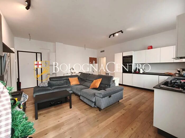 Appartamento quadrilocale in vendita in Via Cesare Boldrini, Bologna