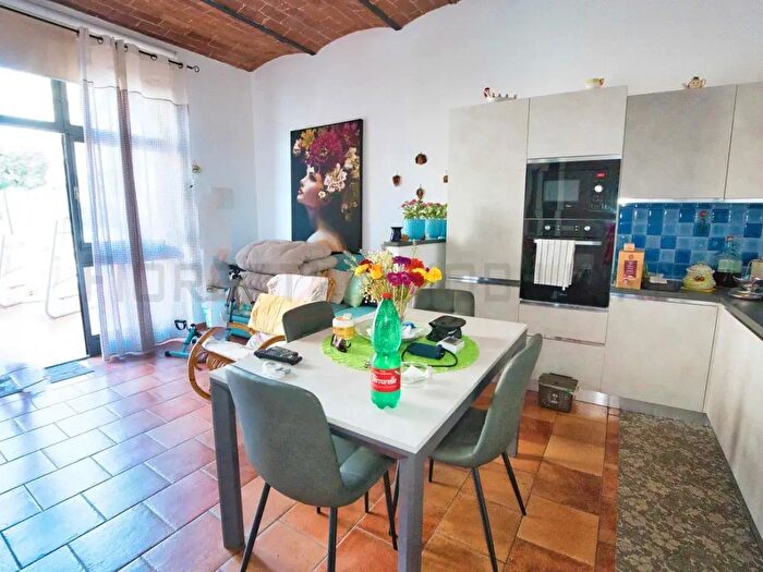 Appartamento trilocale in vendita in Suvereto