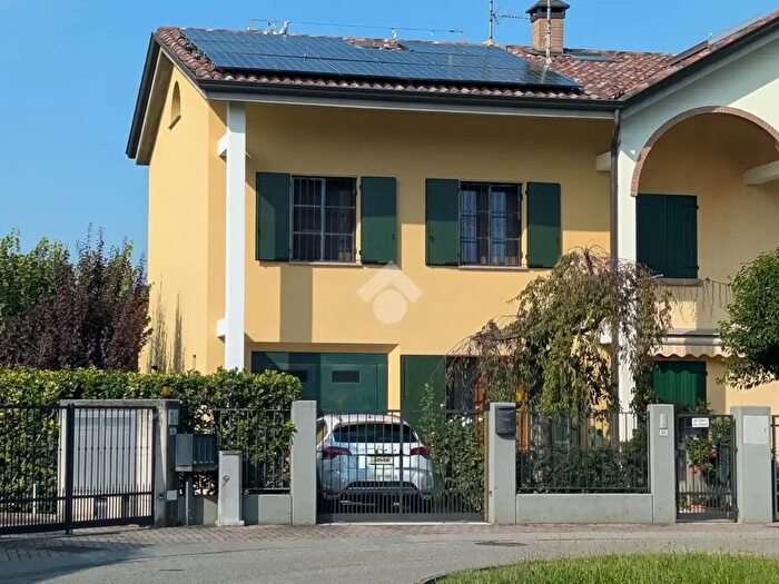 Casa con 5 locali in vendita in Via Nilde Iotti, Correggio