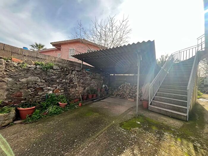 Casa con 9 locali in vendita in Siurgus Donigala