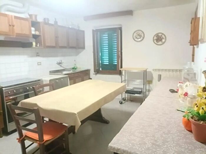 Appartamento trilocale in vendita in Capraia E Limite