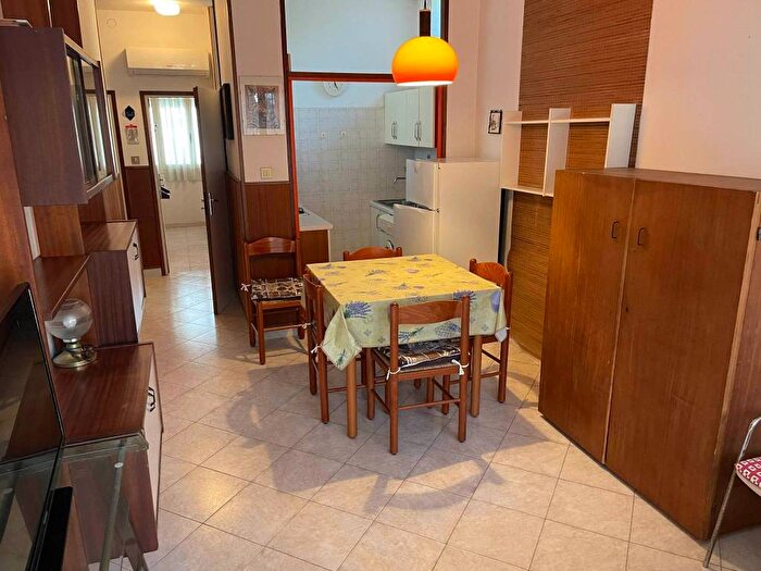 Appartamento trilocale in affitto in Viale dei Pini, Lido degli Estensi, Comacchio