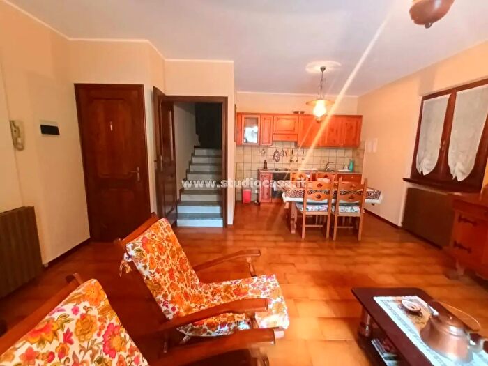 Appartamento quadrilocale in vendita in Via Roccolo, Roncola