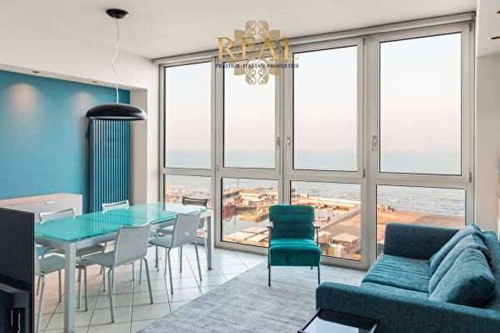 Appartamento quadrilocale in affitto in Centro, Riccione