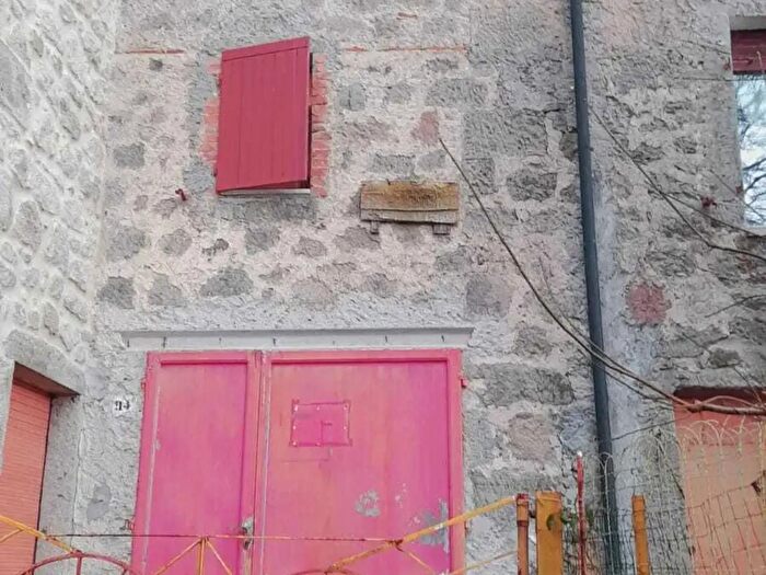 Casa con 7 locali in vendita in Via Abbadia, Santa Fiora