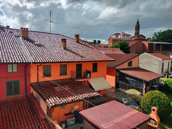 Appartamento trilocale in affitto in Via Roma, Quattordio