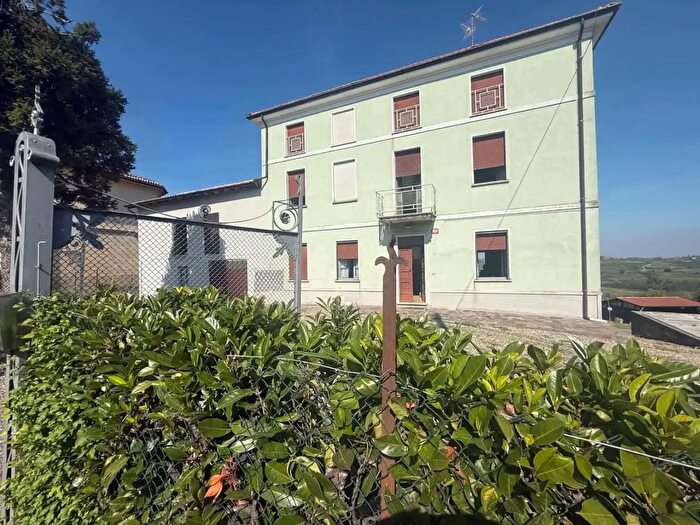 Casa con 5 locali in vendita in Pieve, Rovescala