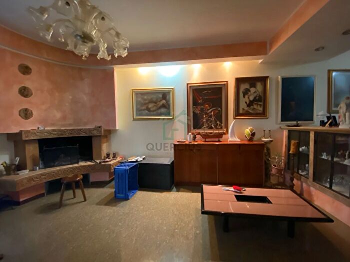 Casa con 10 locali in vendita in Via San Nicolò, Colognola Ai Colli