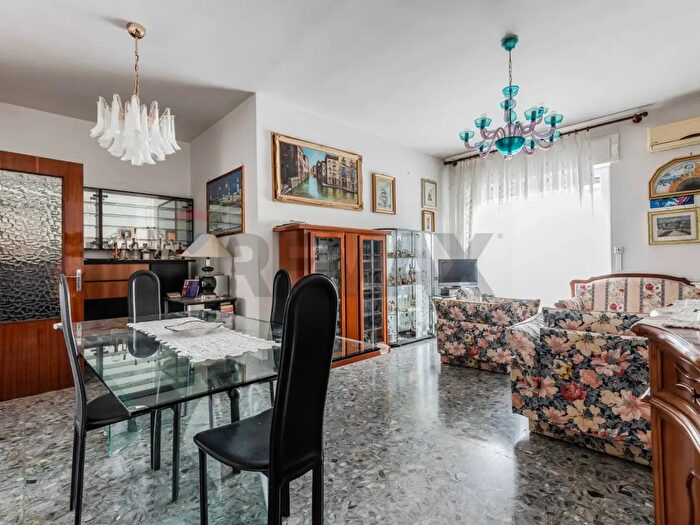 Appartamento con 5 locali in vendita in Cagliari