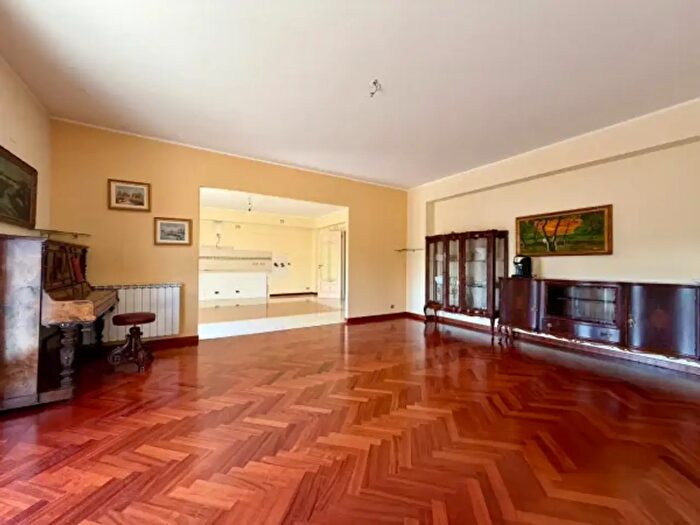Appartamento con 6 locali in vendita in Via Giuseppe Garibaldi, Barcellona Pozzo Di Gotto
