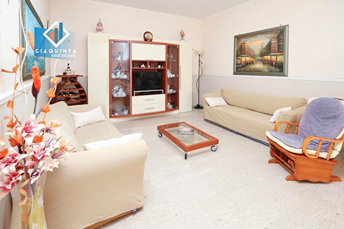 Casa con 5 locali in vendita in Via Vittorio Veneto N, Ramacca