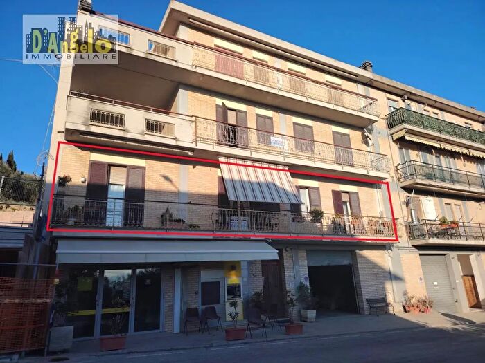 Appartamento con 8 locali in vendita in Via Borgo San Paolo, Cossignano