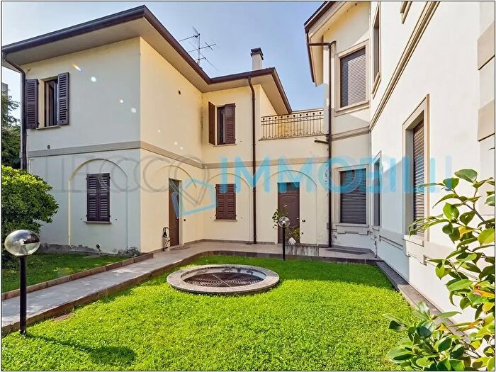 Appartamento bilocale in affitto in Via Ghislanzoni, Lecco
