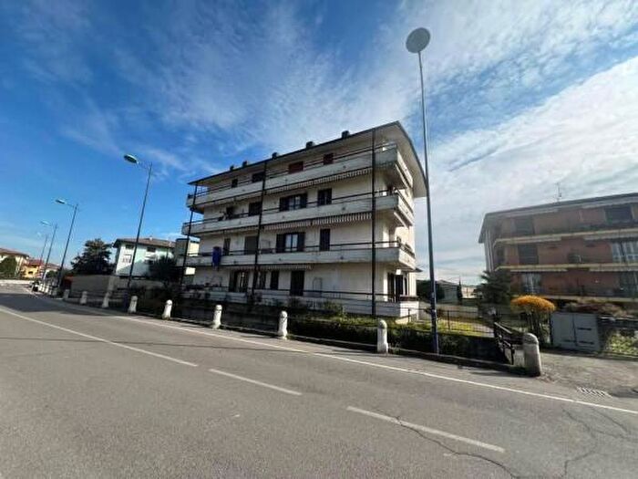 Appartamento quadrilocale in vendita in Via Cappuccini, Romano Di Lombardia