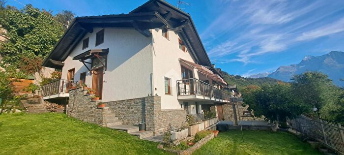Casa con 9 locali in vendita in Frazione Closellinaz, Roisan