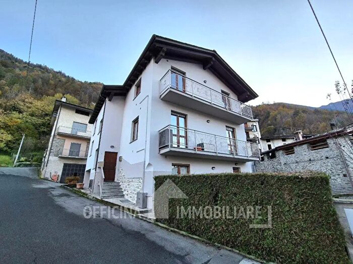 Appartamento quadrilocale in vendita in Via Roma, Cedrasco