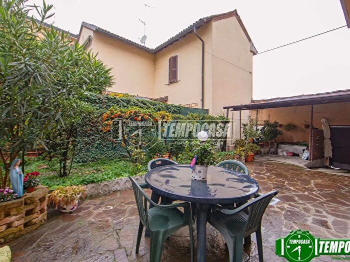 Casa quadrilocale in vendita in Via Milazzo, Pavia