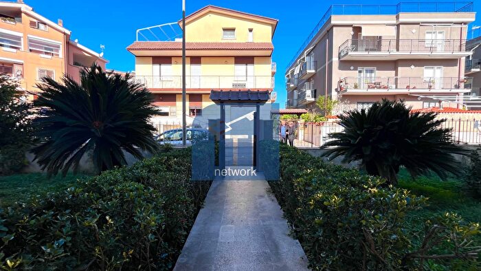 Appartamento trilocale in vendita in Via Felice da Montecchio, Roma