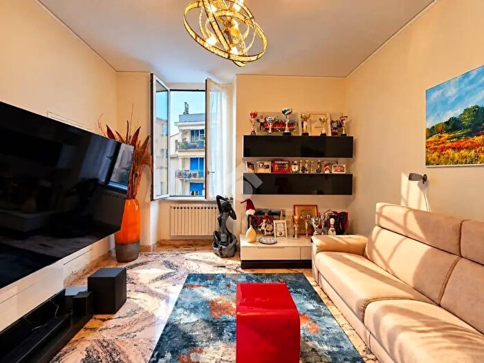 Appartamento quadrilocale in vendita in Via dei Vacciuoli, Savona