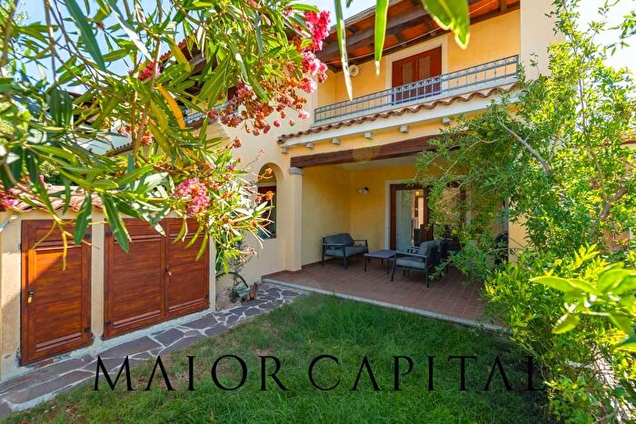 Casa quadrilocale in vendita in Via Ischia, San Teodoro