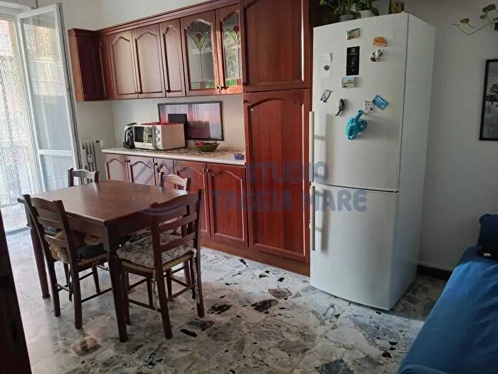 Appartamento trilocale in vendita in Viale delle Palme, Taggia