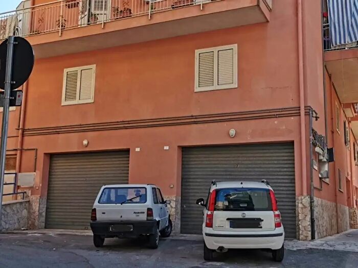 Appartamento con 10 locali in vendita in Marineo
