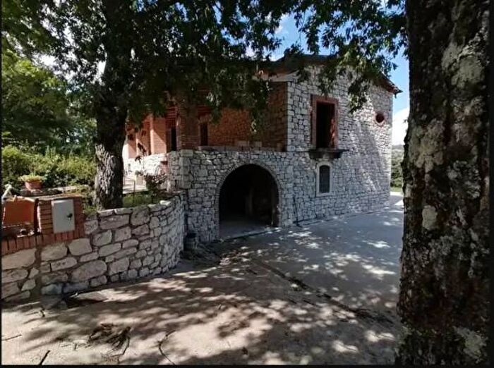 Casa con 6 locali in vendita in Contrada Salde, Sassinoro