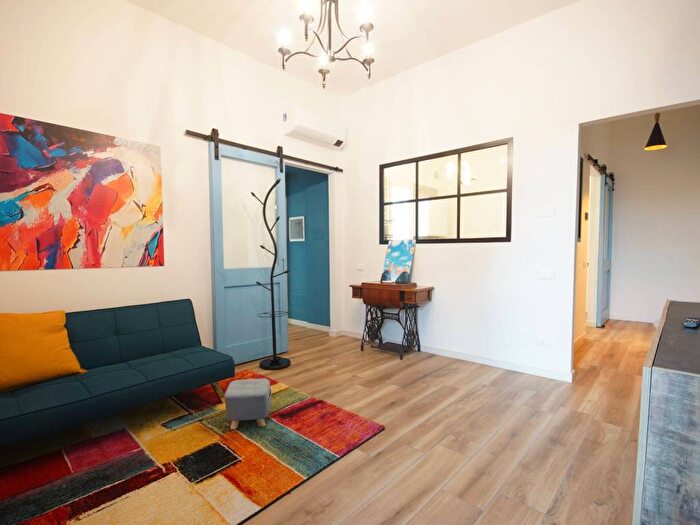 Appartamento trilocale in affitto in Vicolo Pallone, Centro Storico, Verona