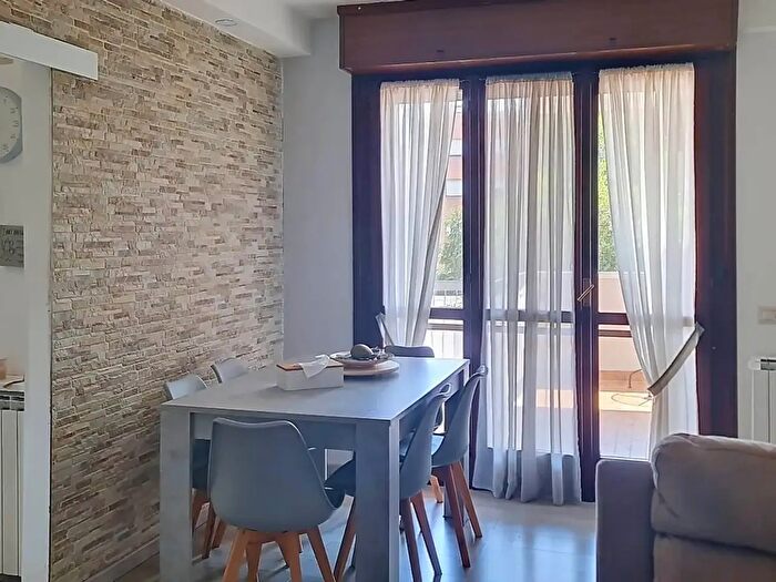 Appartamento trilocale in vendita in Via Prima Strada, Lainate