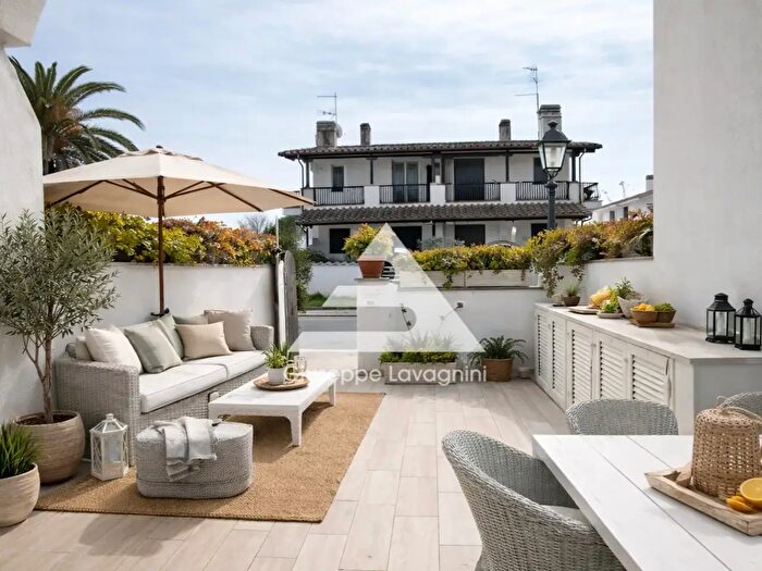 Appartamento trilocale in vendita in Via delle Gorgonie, Ardea