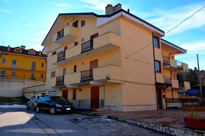 Appartamento trilocale in vendita in Via Arano, Ovindoli