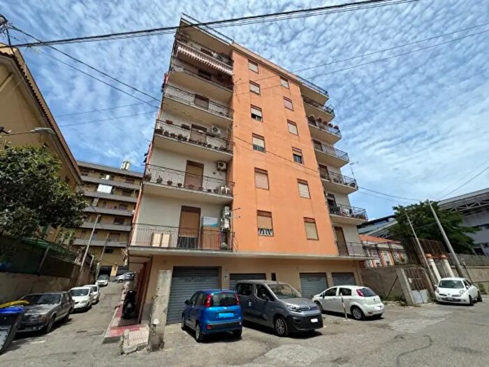 Appartamento trilocale in vendita in Via Contesse, Messina