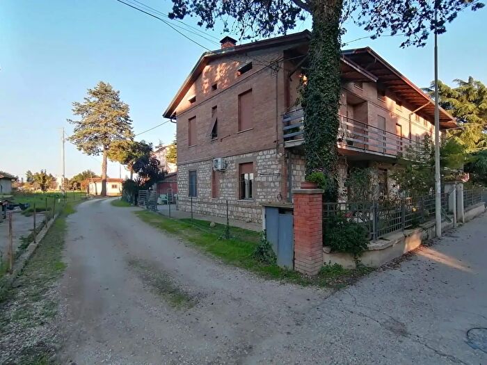 Casa con 7 locali in vendita in Via Salvador Allende, Marsciano