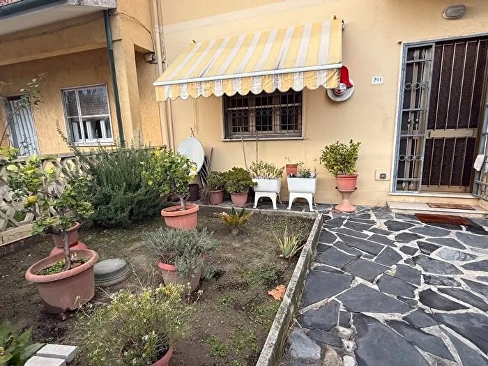 Appartamento con 6 locali in vendita in Elle Querce, Viareggio
