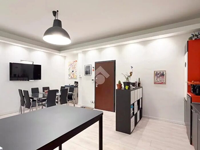 Appartamento trilocale in vendita in Via Giacomo Zanella, Milano
